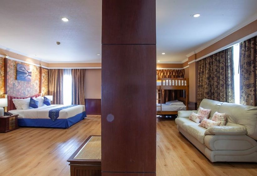 Hotel Floral  · Dolphin Circle Pattaya