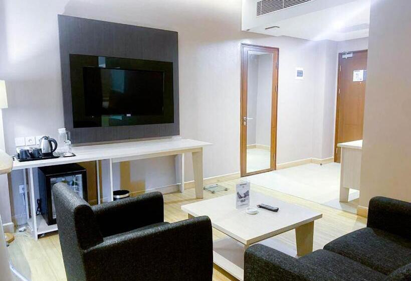 Отель Harper Palembang By Aston