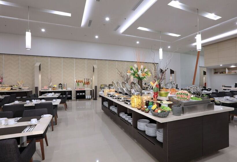 Отель Harper Palembang By Aston