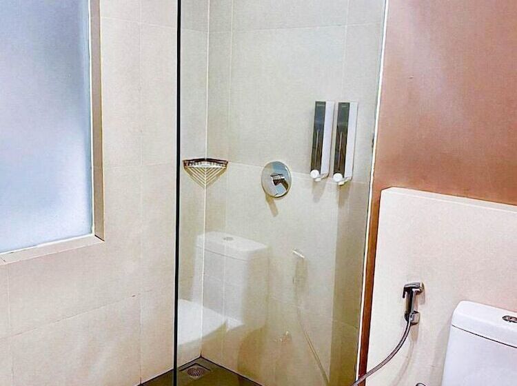 Отель Harper Palembang By Aston