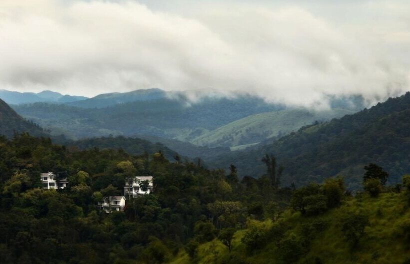 Отель Hills & Hues