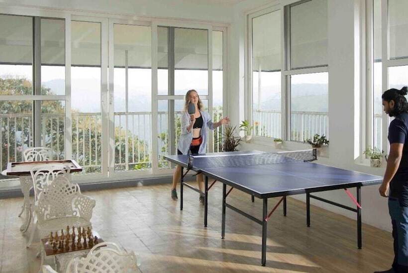 Отель Hills & Hues