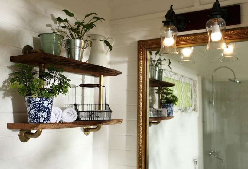 Отель Hills & Hues