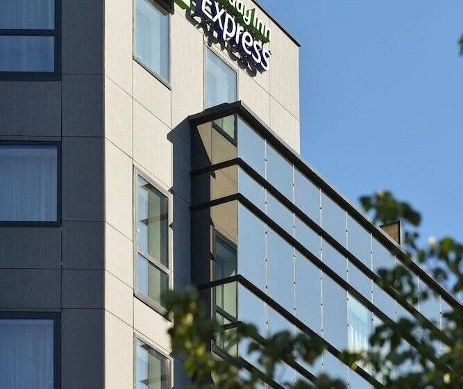 ホテル Holiday Inn Express   Rouen Centre   Rive Gauche, An Ihg
