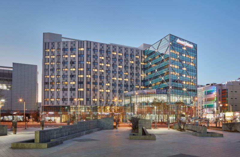 Отель Howard Johnson By Wyndham Incheon Airport
