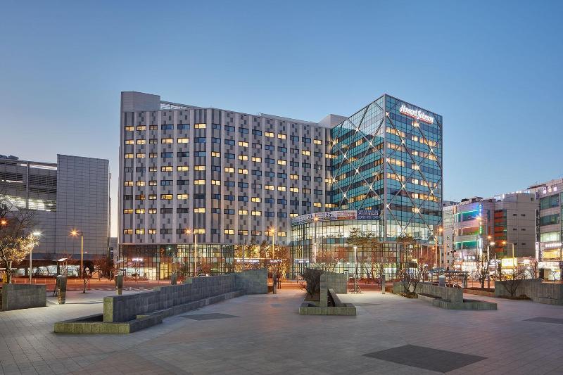 Отель Howard Johnson By Wyndham Incheon Airport