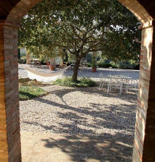 فندق La Tana Del Bianconiglio