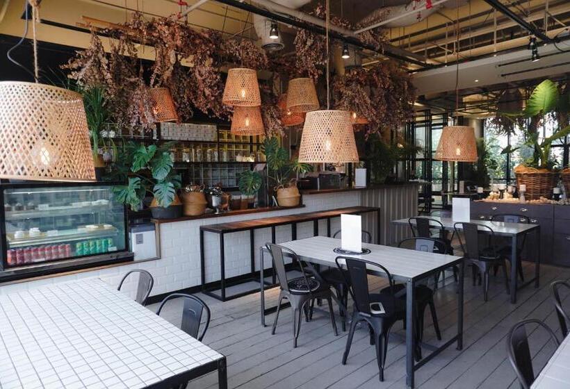 M Roof Hotel & Residences