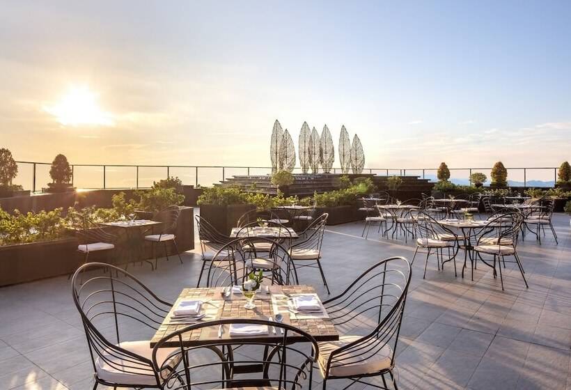 هتل Melia Vinpearl Hue