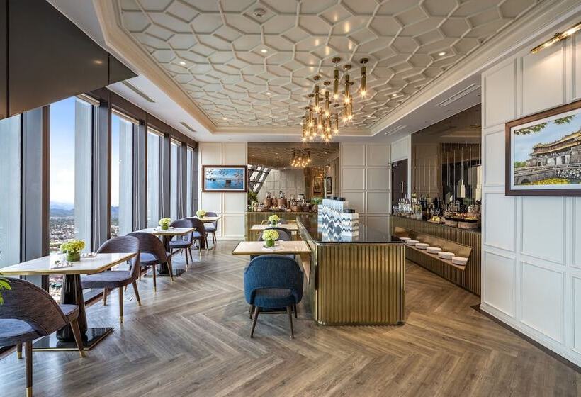 هتل Melia Vinpearl Hue