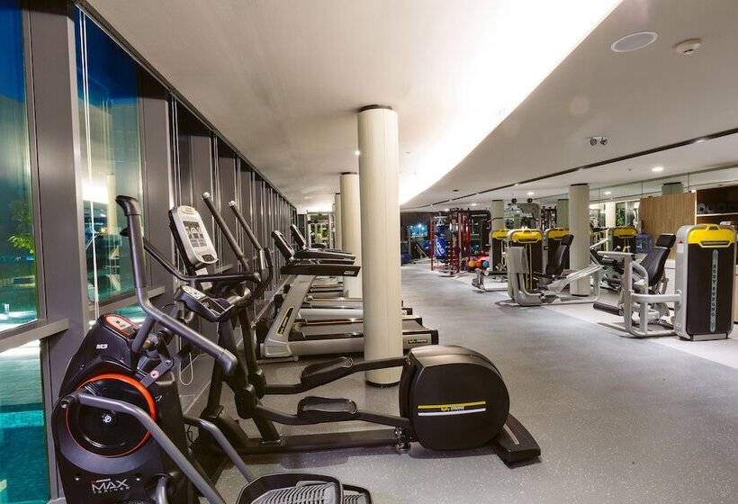 호텔 Modena By Fraser Buriram