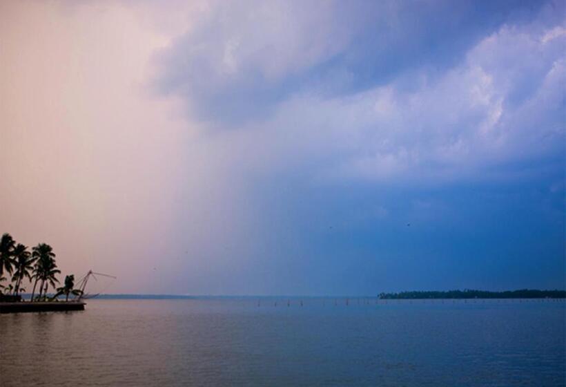 هتل Olam On The Lake