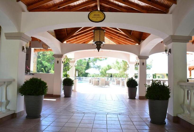 호텔 Pine Club Apart