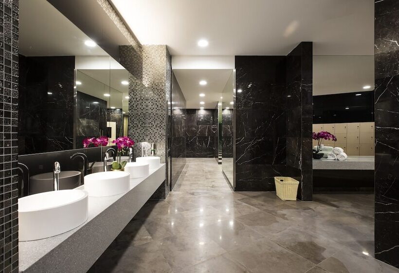 فندق Pinetree Marina Resort