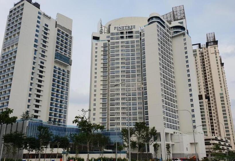فندق Pinetree Marina Resort