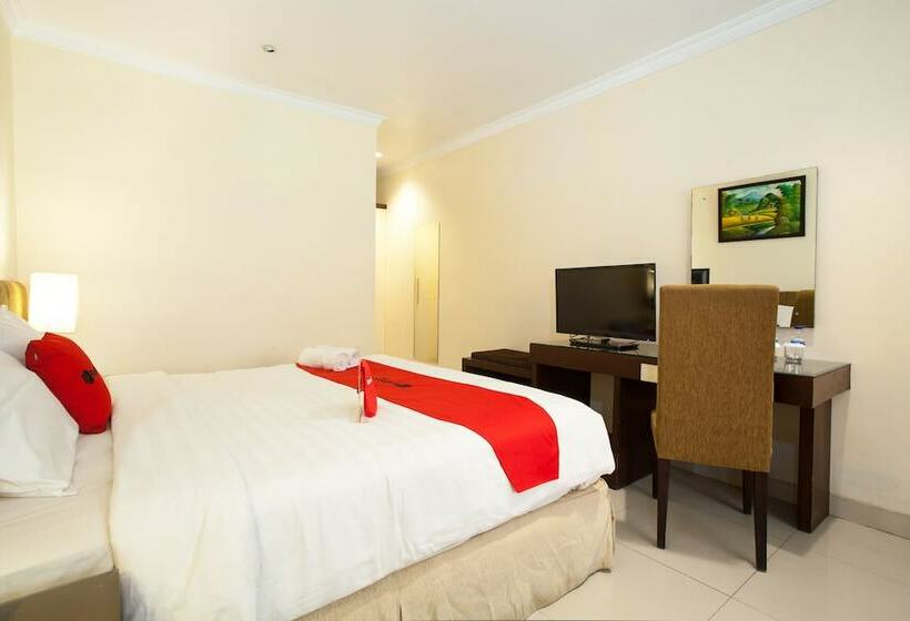 酒店 Reddoorz Premium @ Raya Nginden