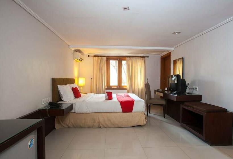 酒店 Reddoorz Premium @ Raya Nginden