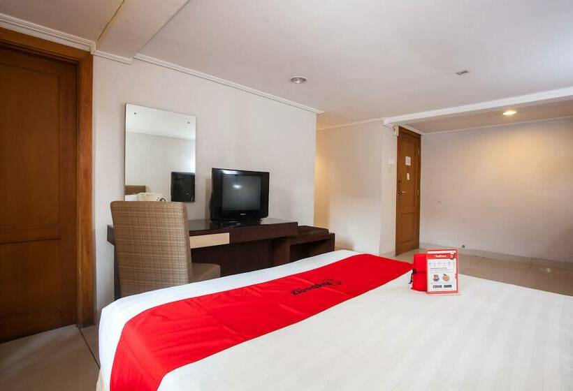 酒店 Reddoorz Premium @ Raya Nginden