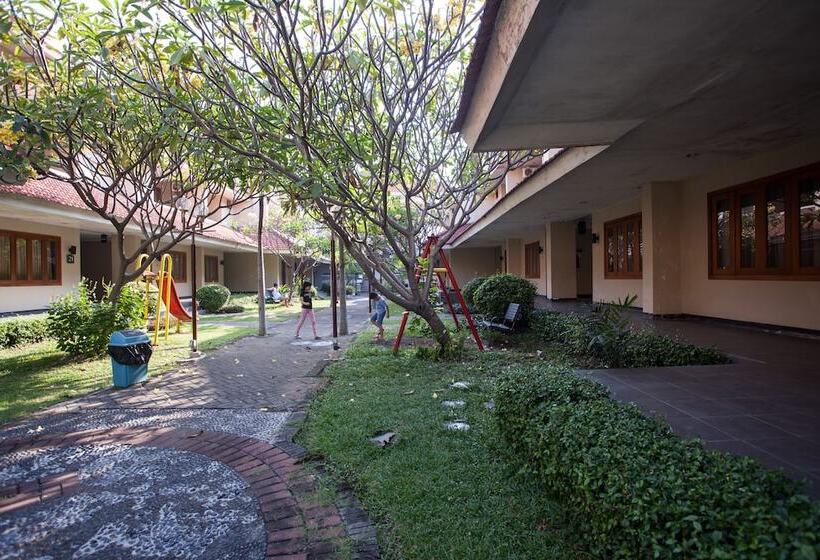 酒店 Reddoorz Premium @ Raya Nginden