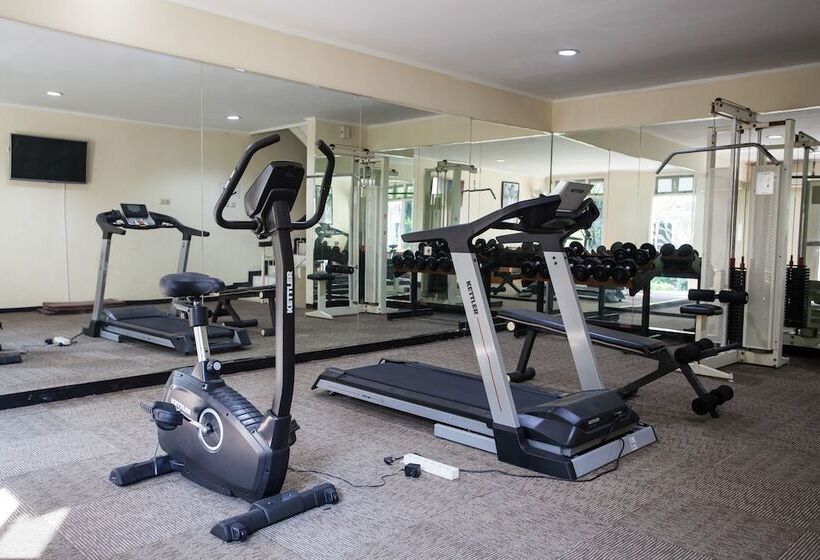 酒店 Reddoorz Premium @ Raya Nginden