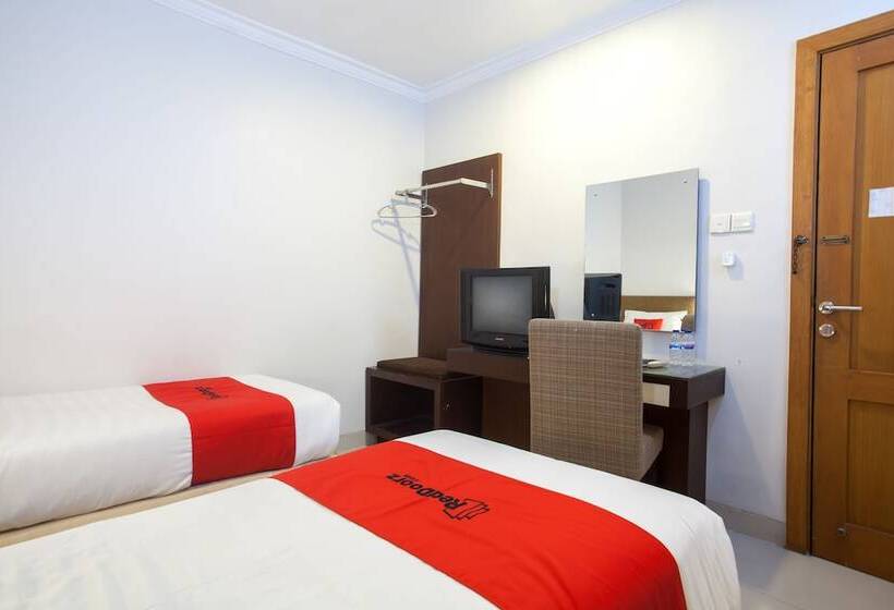 酒店 Reddoorz Premium @ Raya Nginden