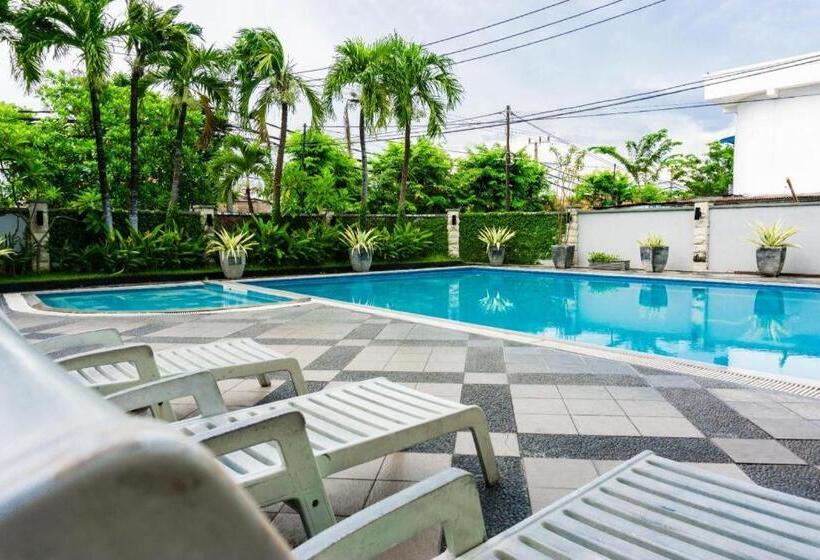 酒店 Reddoorz Premium @ Raya Nginden