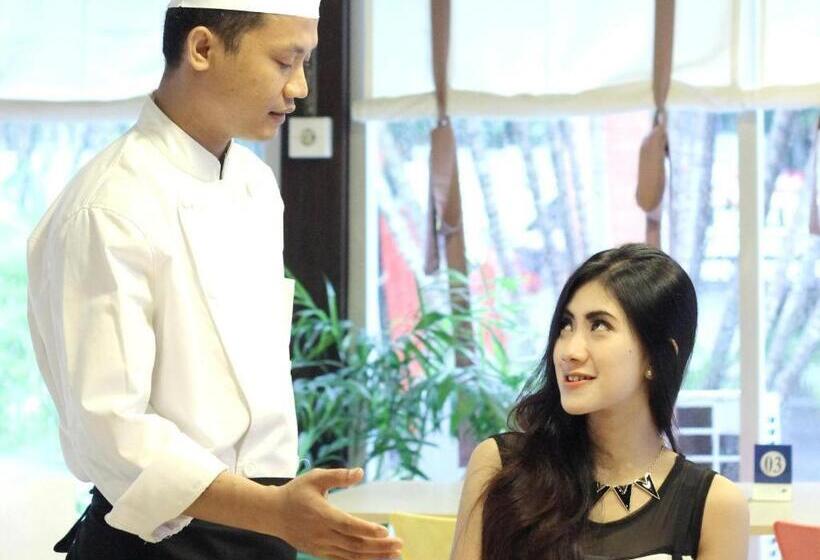 酒店 Reddoorz Premium @ Raya Nginden