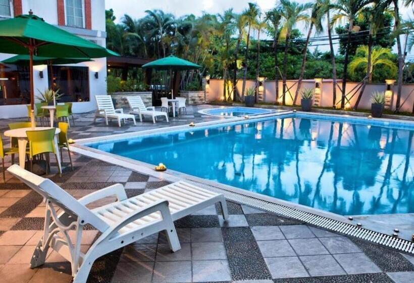 酒店 Reddoorz Premium @ Raya Nginden