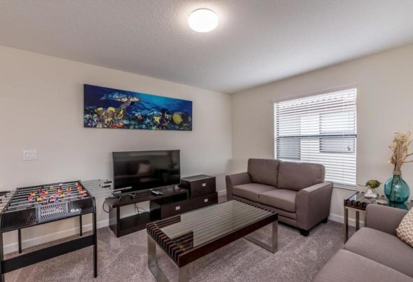 هتل Solterra Resort By Global Resort Homes