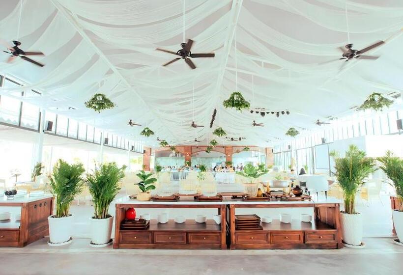 هتل Sunset Sanato Resort & Villas