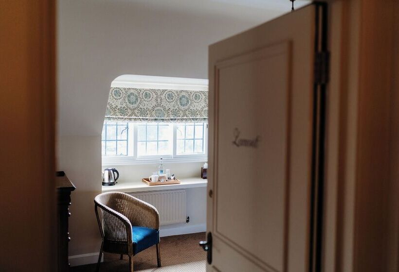 فندق The Crown Inn