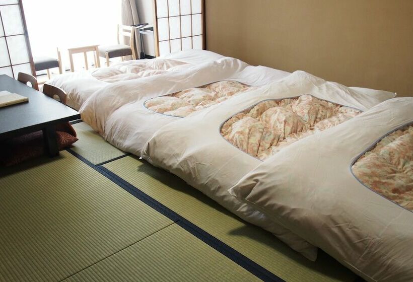 בית מלון כפרי Tokiwa