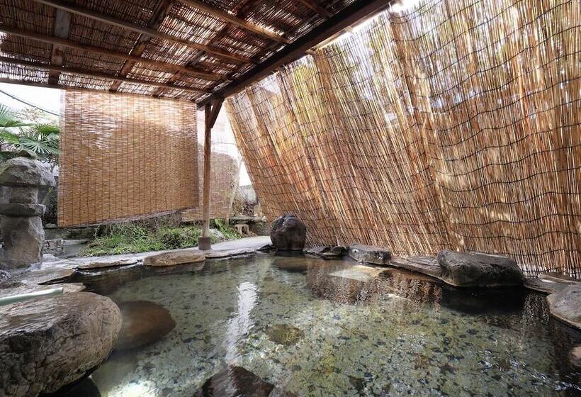 בית מלון כפרי Tokiwa