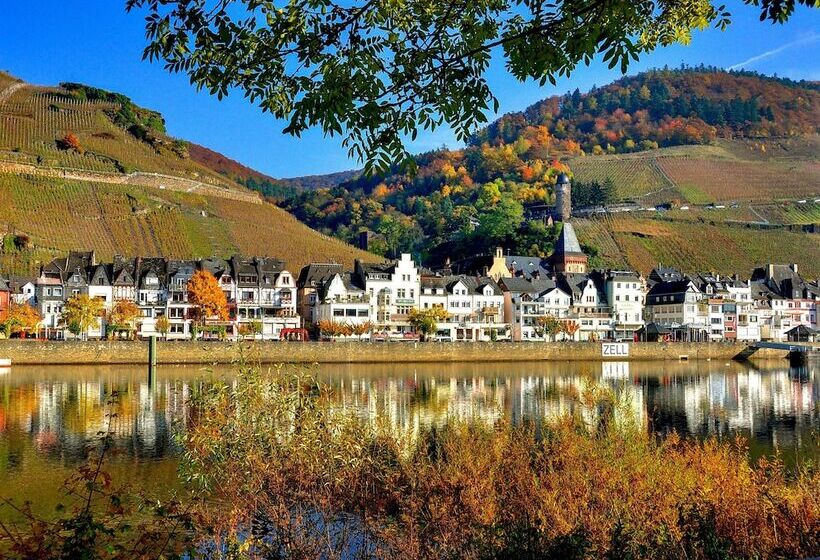 Отель Weingut Dehren