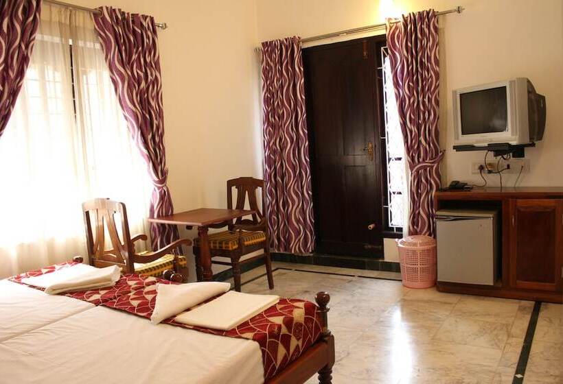 Отель White Rose