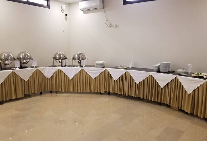 Zifan Hotel & Suites