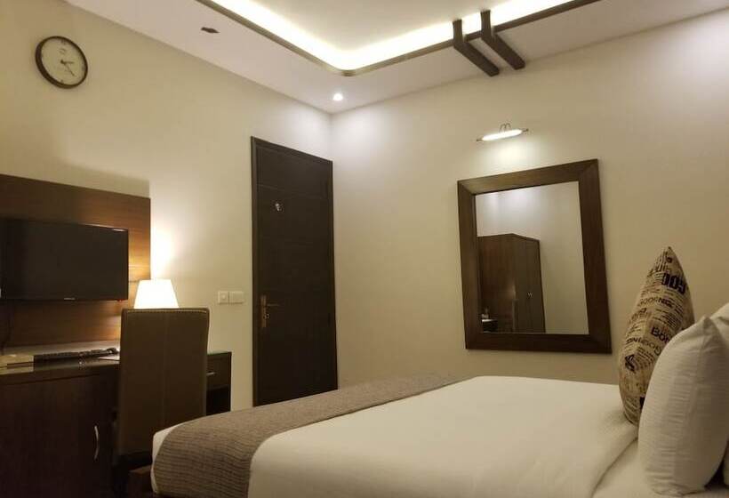 Zifan Hotel & Suites