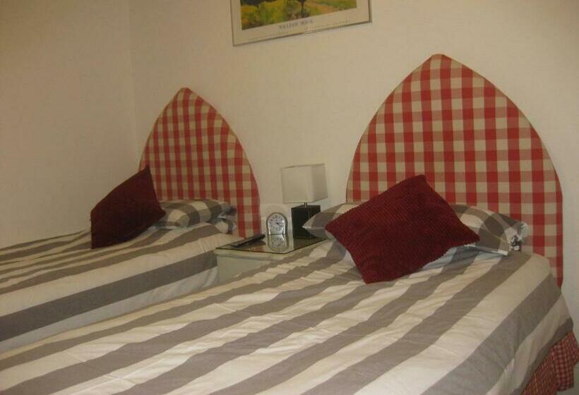 膳宿费 Acorns Guest House