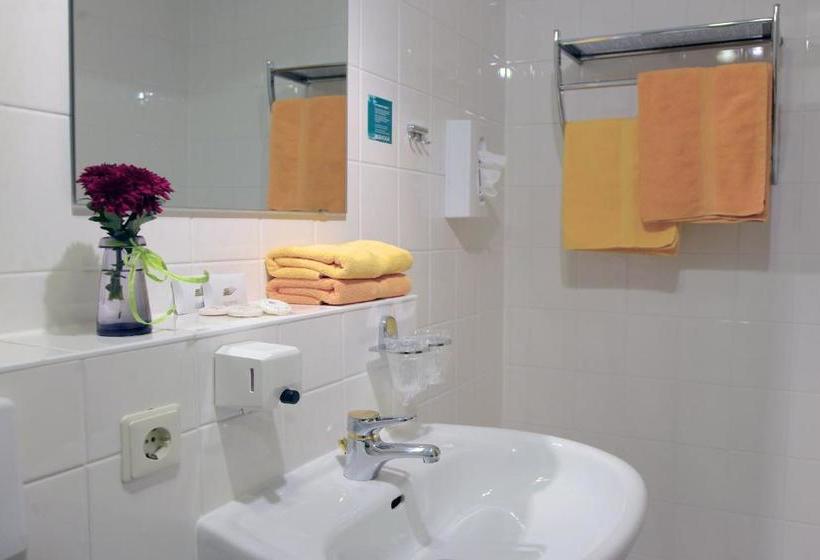 بنسيون Adler Hotel Delitzsch