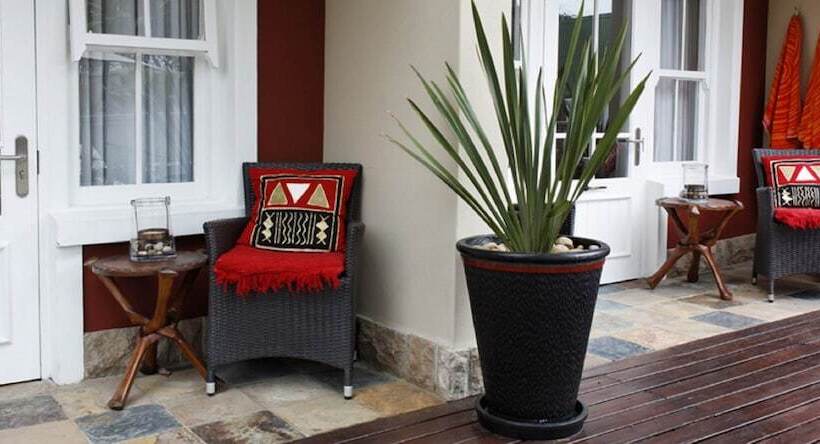 Пансион African Breeze Guest House