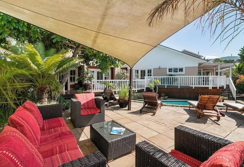 Пансион African Breeze Guest House