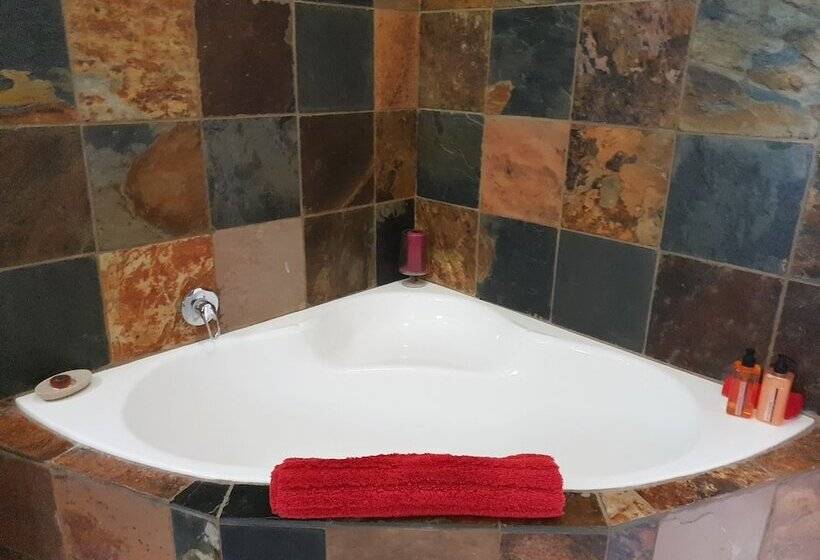 Пансион African Breeze Guest House