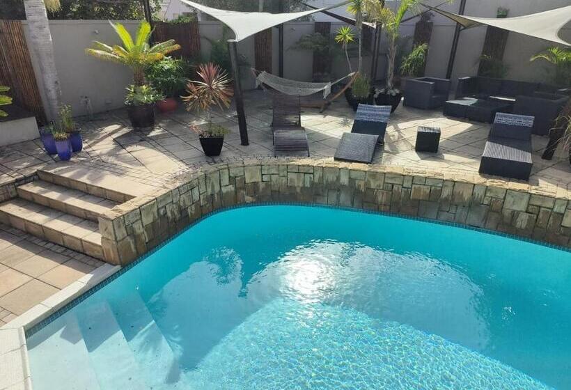 Пансион African Breeze Guest House