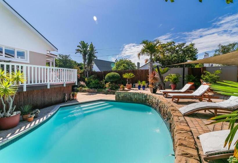 Пансион African Breeze Guest House