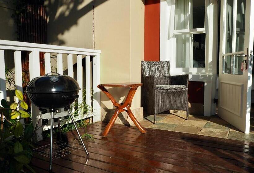 Пансион African Breeze Guest House