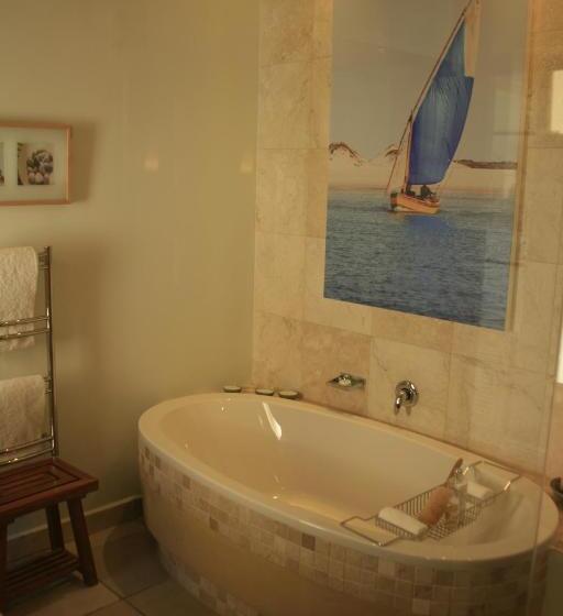 پانسیون Aquavit Guest House