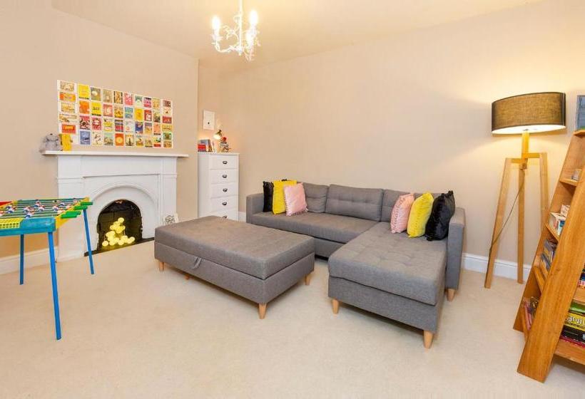 Пансион Ashley Guest House