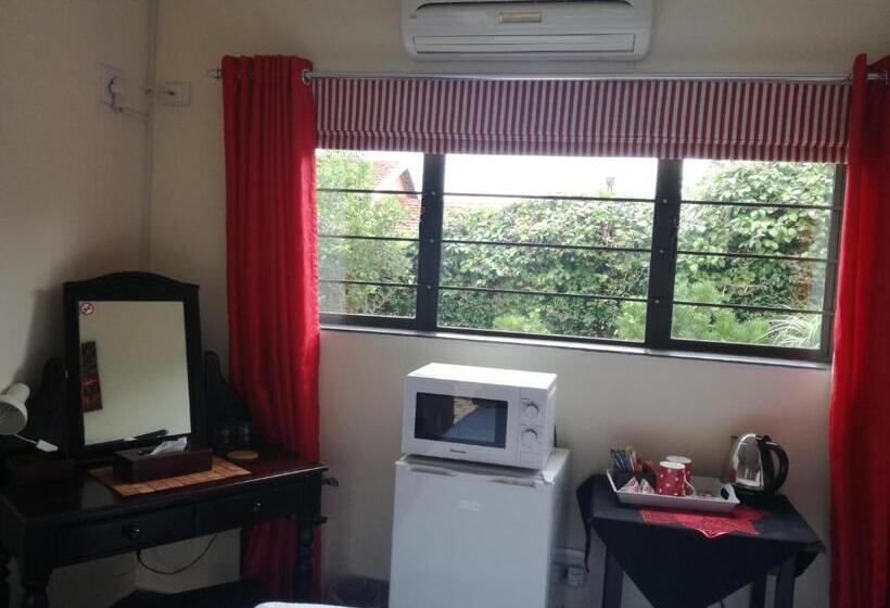 Пансион Avalon Guest House