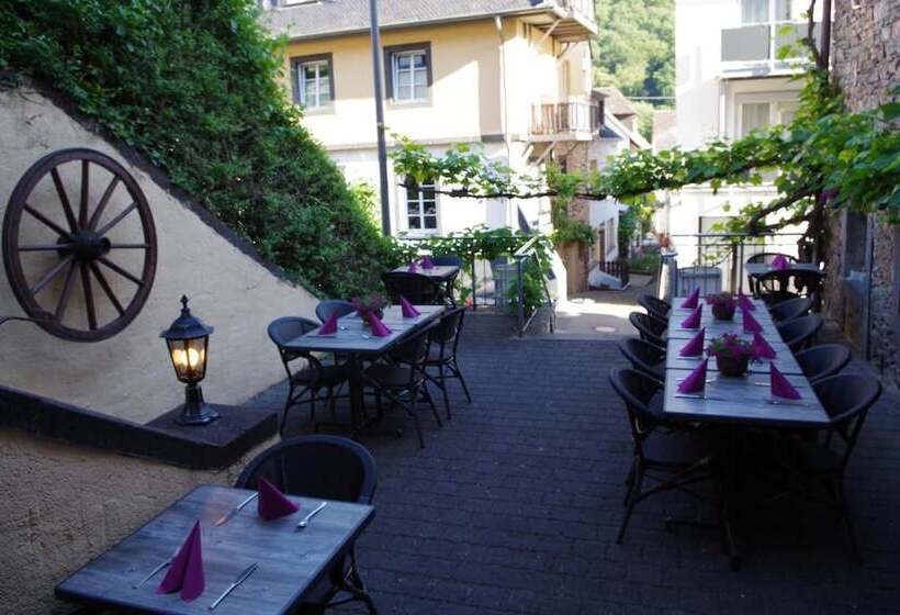 بنسيون Beim Schneemann