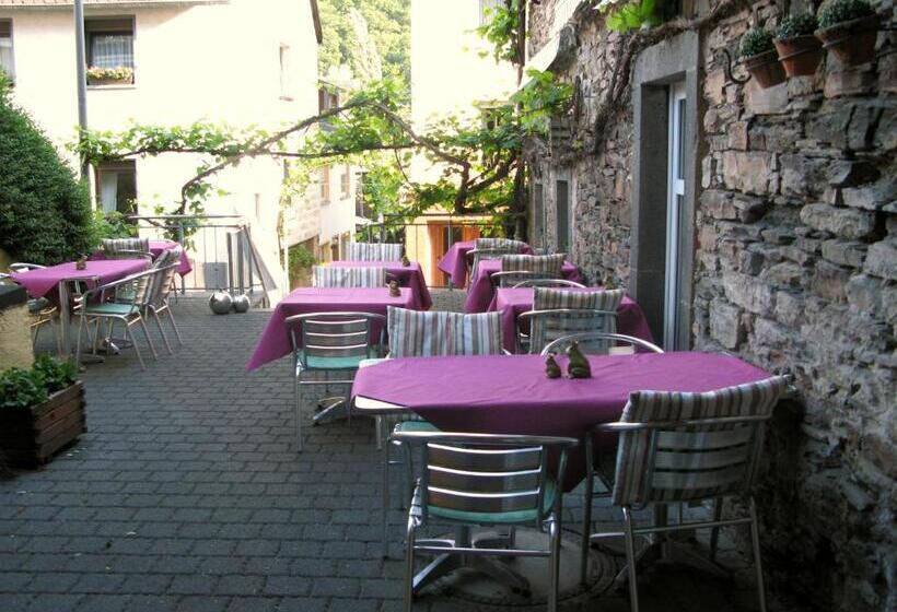 بنسيون Beim Schneemann